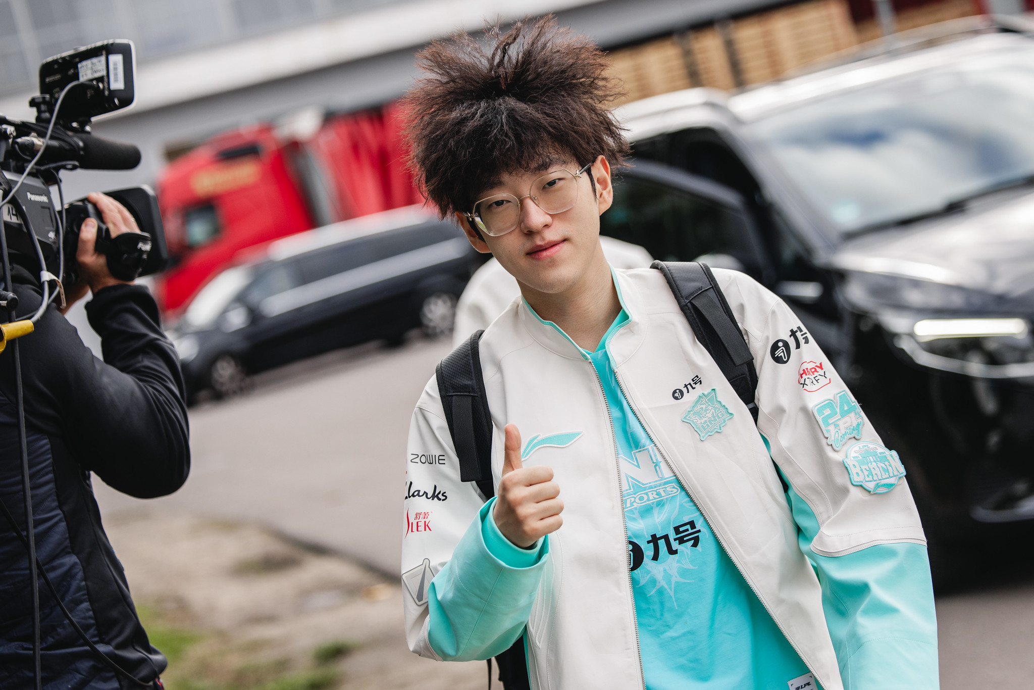 Scout重返赛场，比赛规则变更首场状态出色，勇士观众沸腾！上演精彩一战的简单介绍