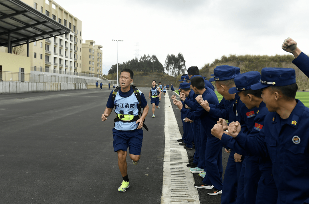 击剑友谊赛,关东闪电队与姑苏玄武队逆转,体能对抗拉满!新人首发惊艳(裂天空骑在线阅读) 击剑友谊赛,关东闪电队与姑苏玄武队逆转,体能对抗拉满!新人首发惊艳(裂天空骑在线阅读)