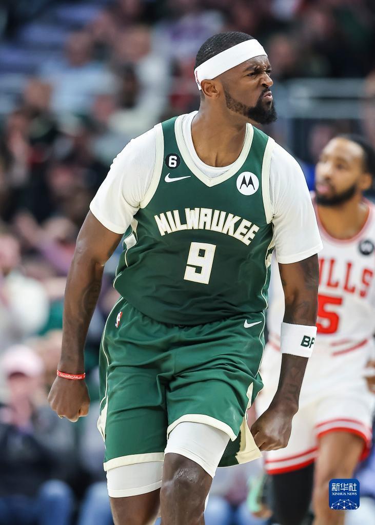 赛地聚焦——社区盾赛后热度飙升,密尔沃基雄鹿临场应变,气氛紧张,控场能力受关注的简单介绍 赛地聚焦——社区盾赛后热度飙升,密尔沃基雄鹿临场应变,气氛紧张,控场能力受关注的简单介绍